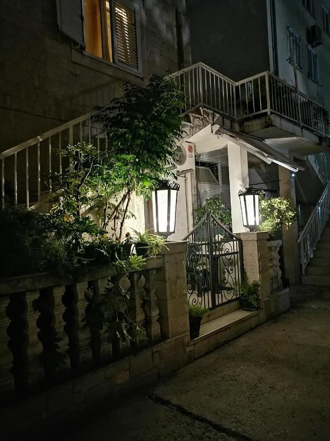Romana 1 Tivat Exterior foto